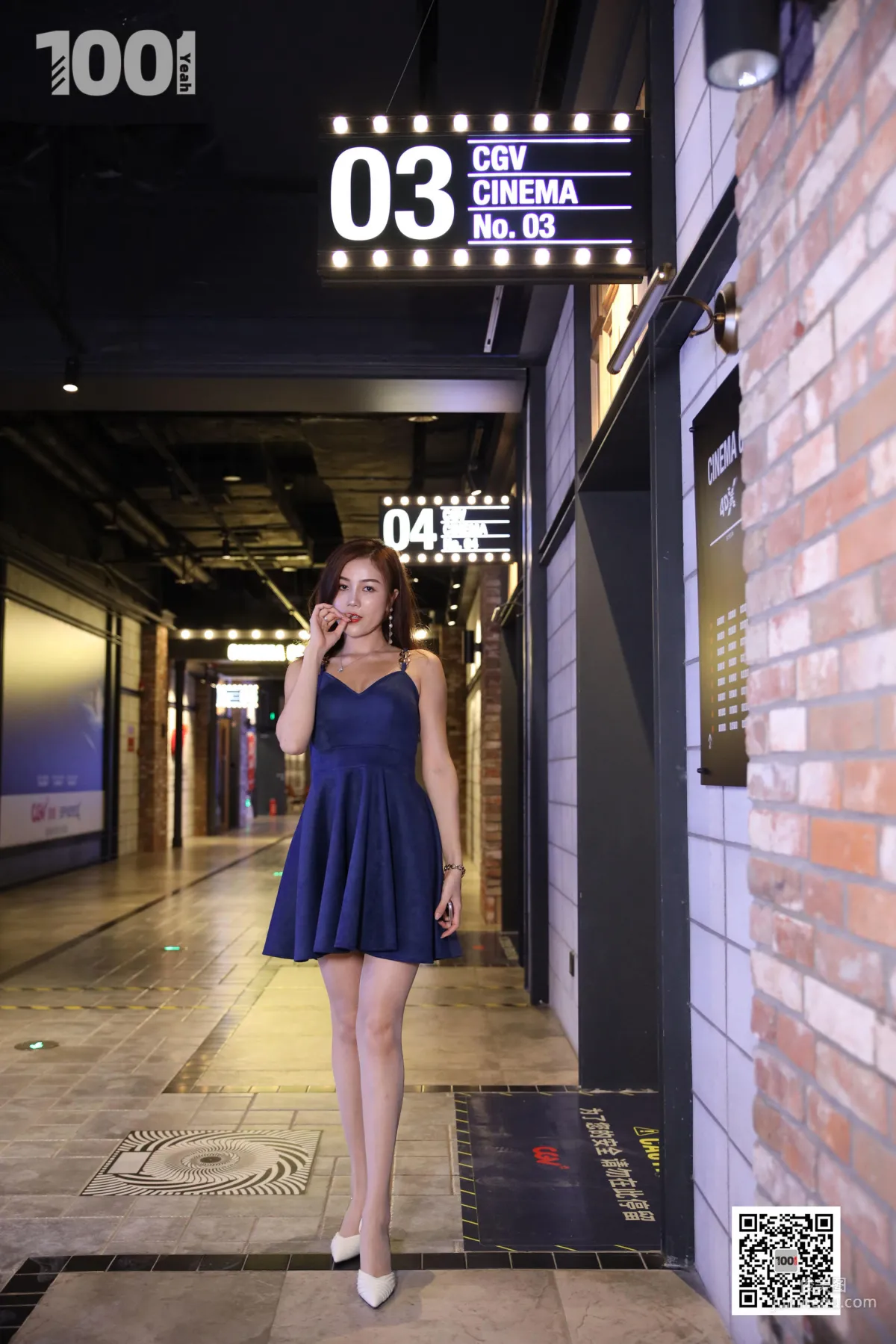 Model Lucy, Cinema 4 [IESS] Beautiful Legs and Feet Photo Set photo 67