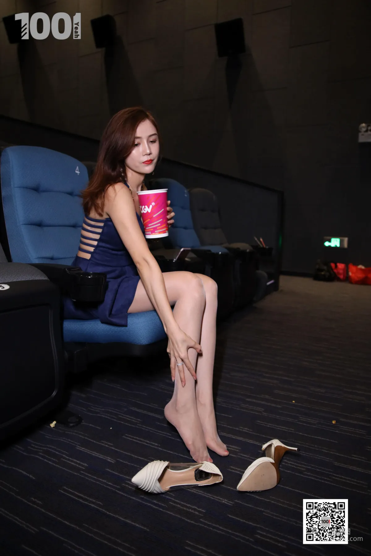Model Lucy, Cinema 3 [One Thousand and One Nights] Stockings and Beautiful Feet Photo Set photo 39