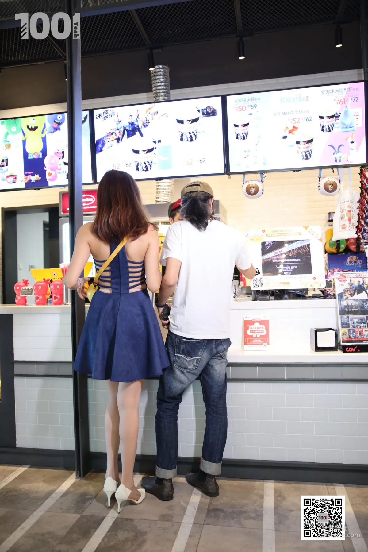 Model Lucy, Cinema 4 [IESS] Beautiful Legs and Feet Photo Set photo 17