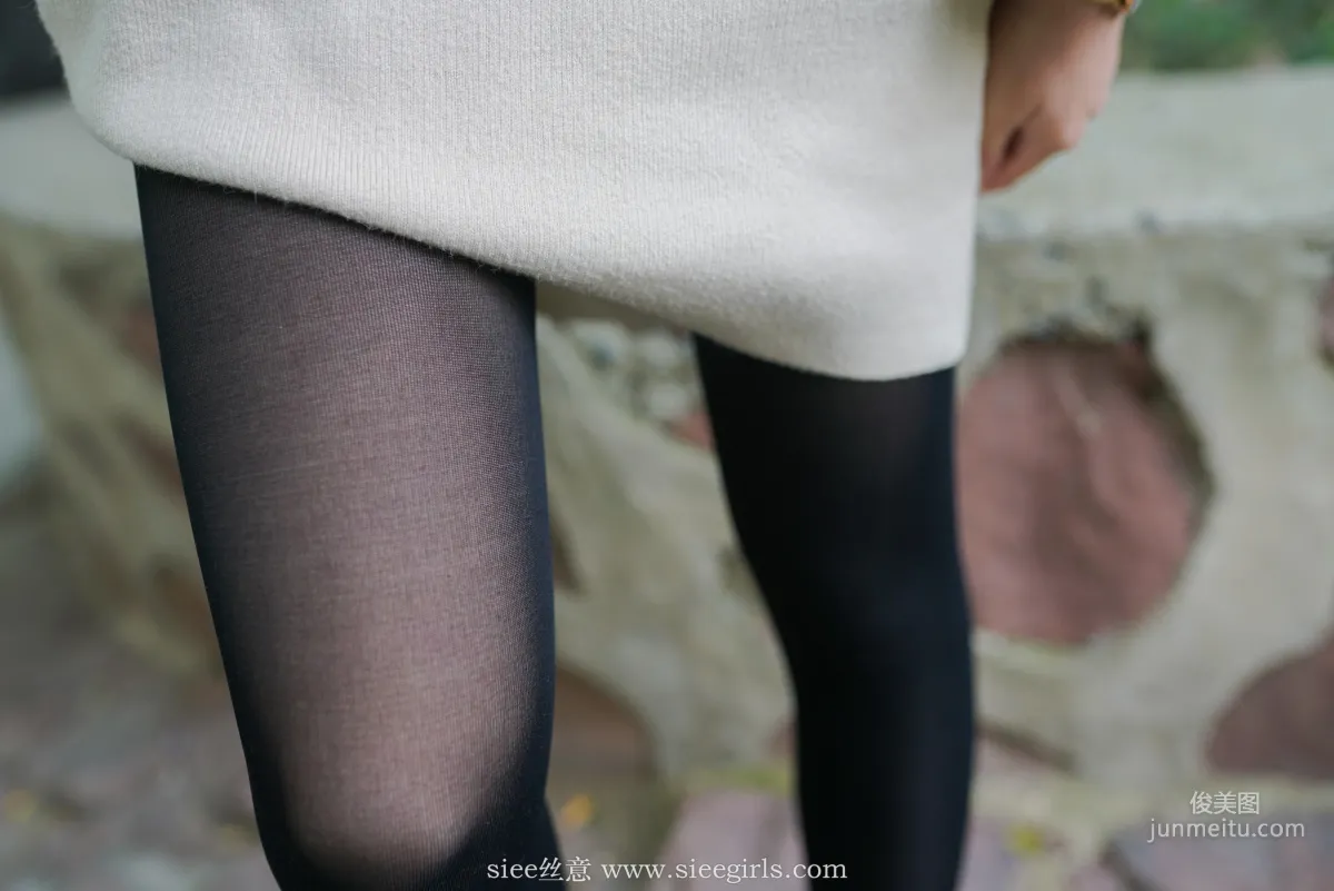 Qianqian, Dotted Autumn Leaves and Rustling Wind [SIEE] No.400 Photo Set photo 61