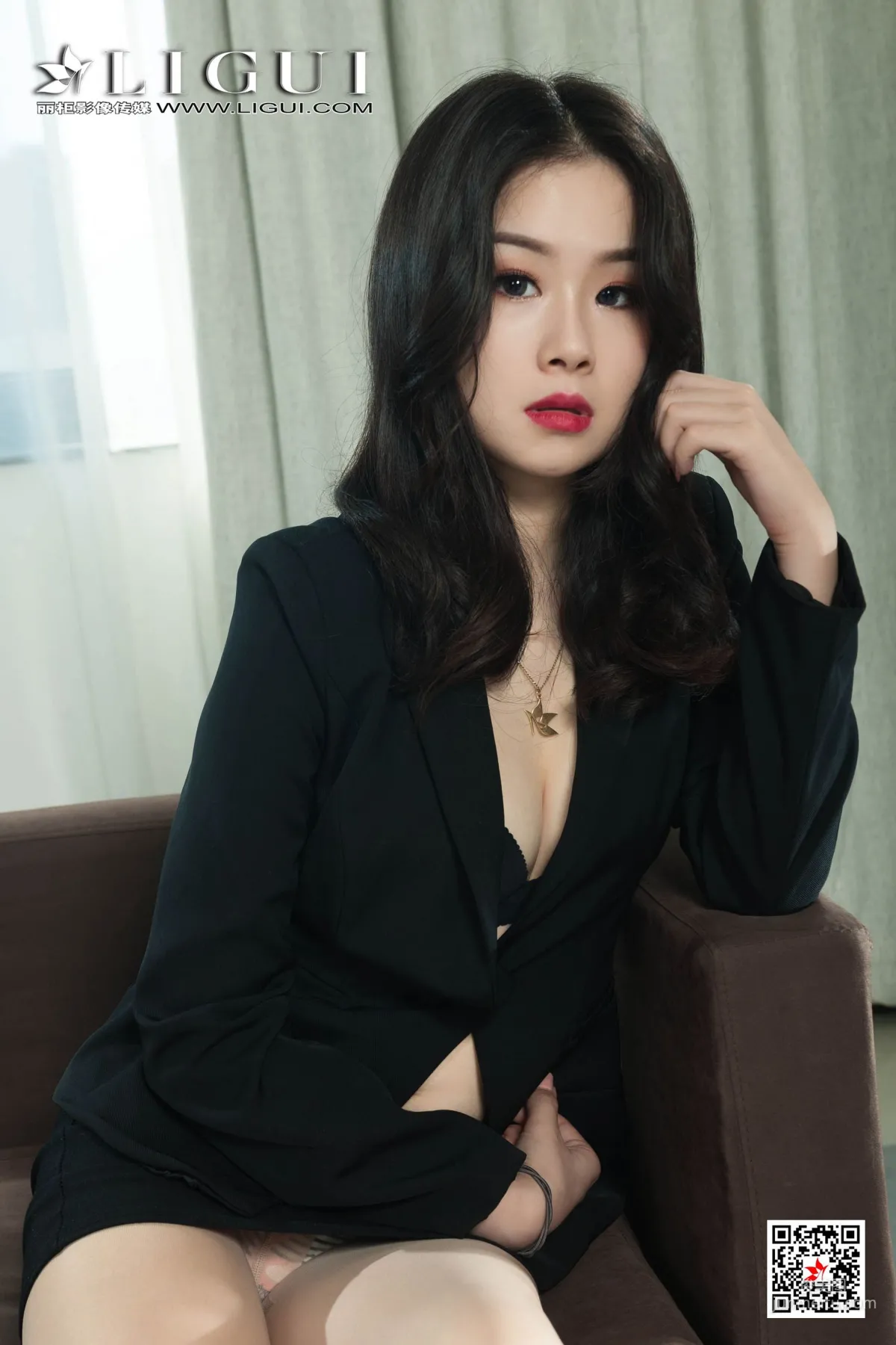 Model 小紫《长腿高跟肉丝OL》 [丽柜Ligui] 写真集39