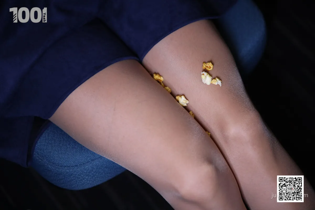 Model Lucy, Cinema 3 [One Thousand and One Nights] Stockings and Beautiful Feet Photo Set photo 15