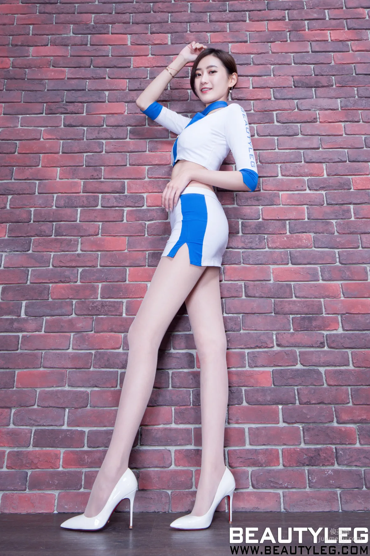 腿模Leonie《肉絲襪制服美腿》 [Beautyleg] No.1886 寫真集 5