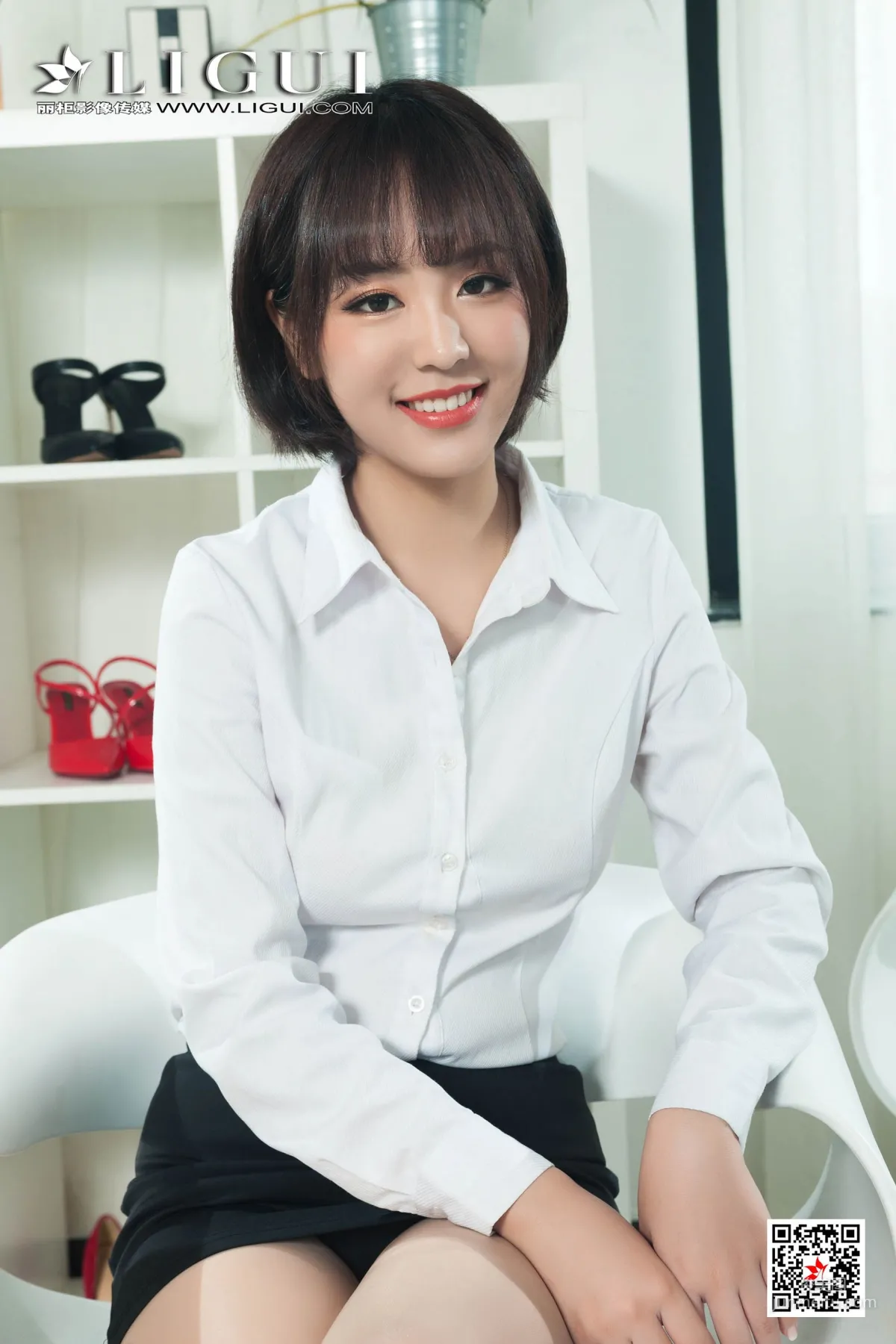Model 梓瑜《长腿肉丝小秘书》 [丽柜Ligui] 写真集8