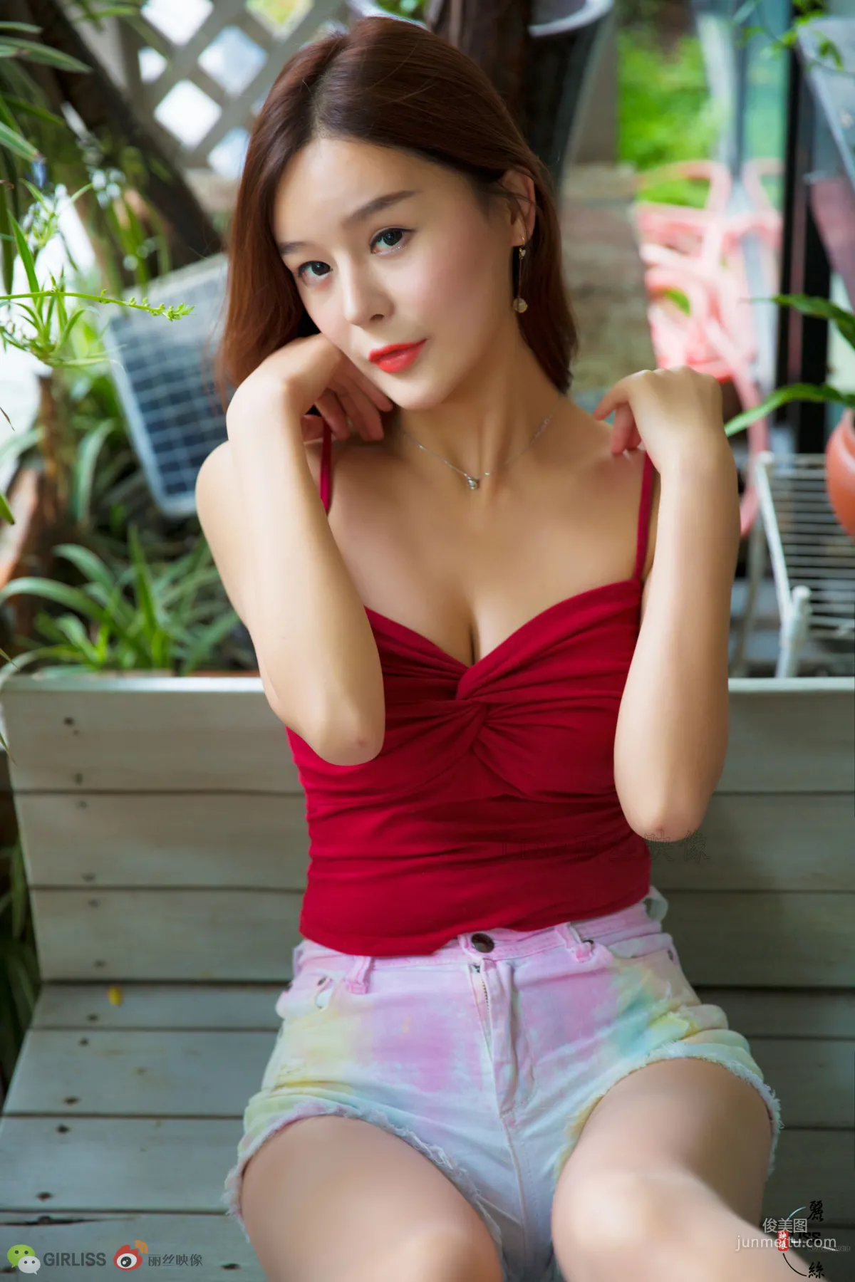[GIRLISS] "Liang Bing's Red Spiral and Flesh Stockings" Photo Set photo 42