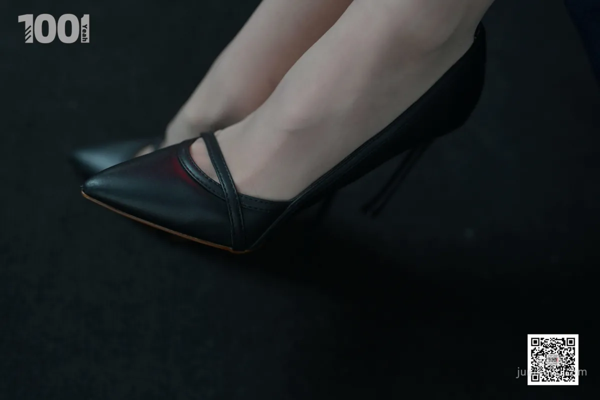 Model Zhen Zhen "Concentrated Capsule 2" [One Thousand and One Nights] Silk Feet and Beautiful Legs Photo Set photo 45