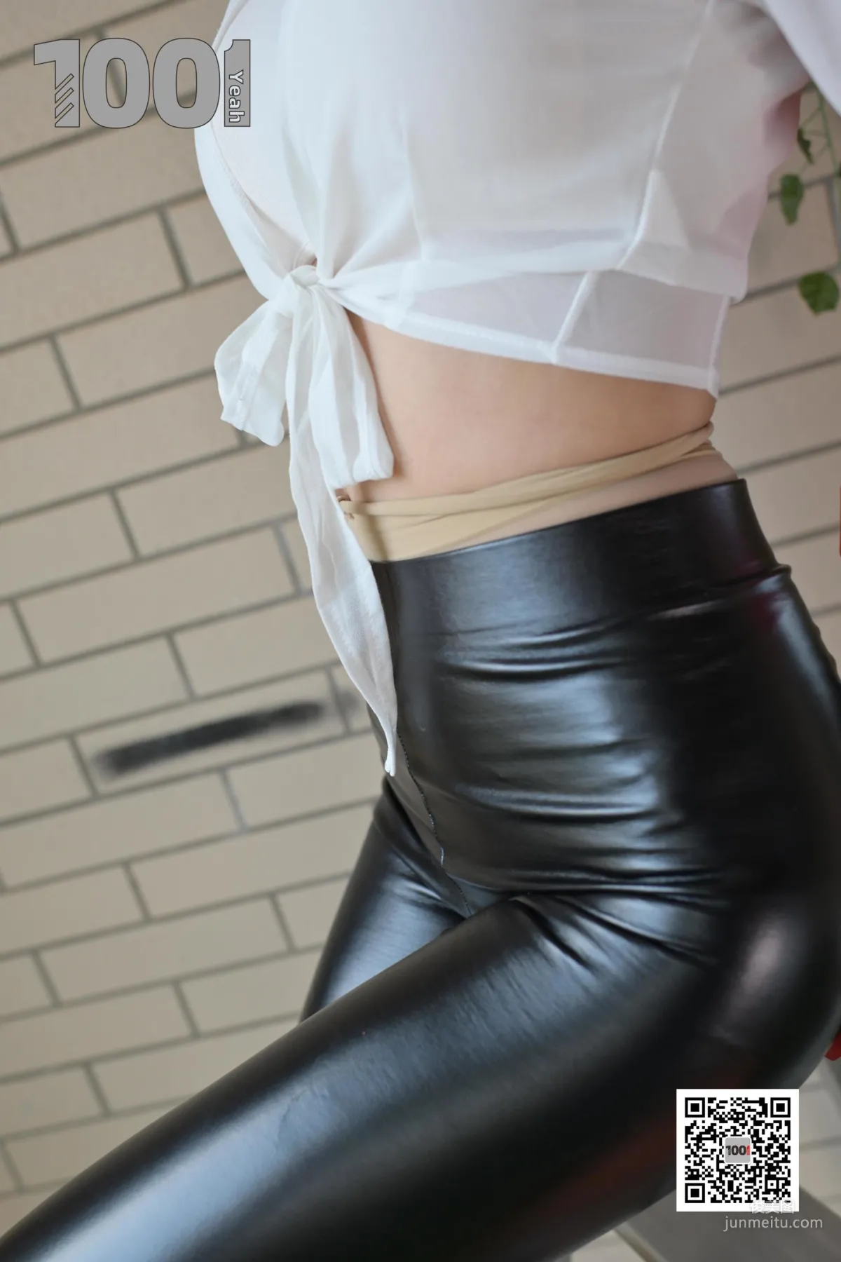 Model Lucy, Repairman 3 [IESS One Thousand and One Nights] Stockings and Beautiful Legs Photo Set photo 66
