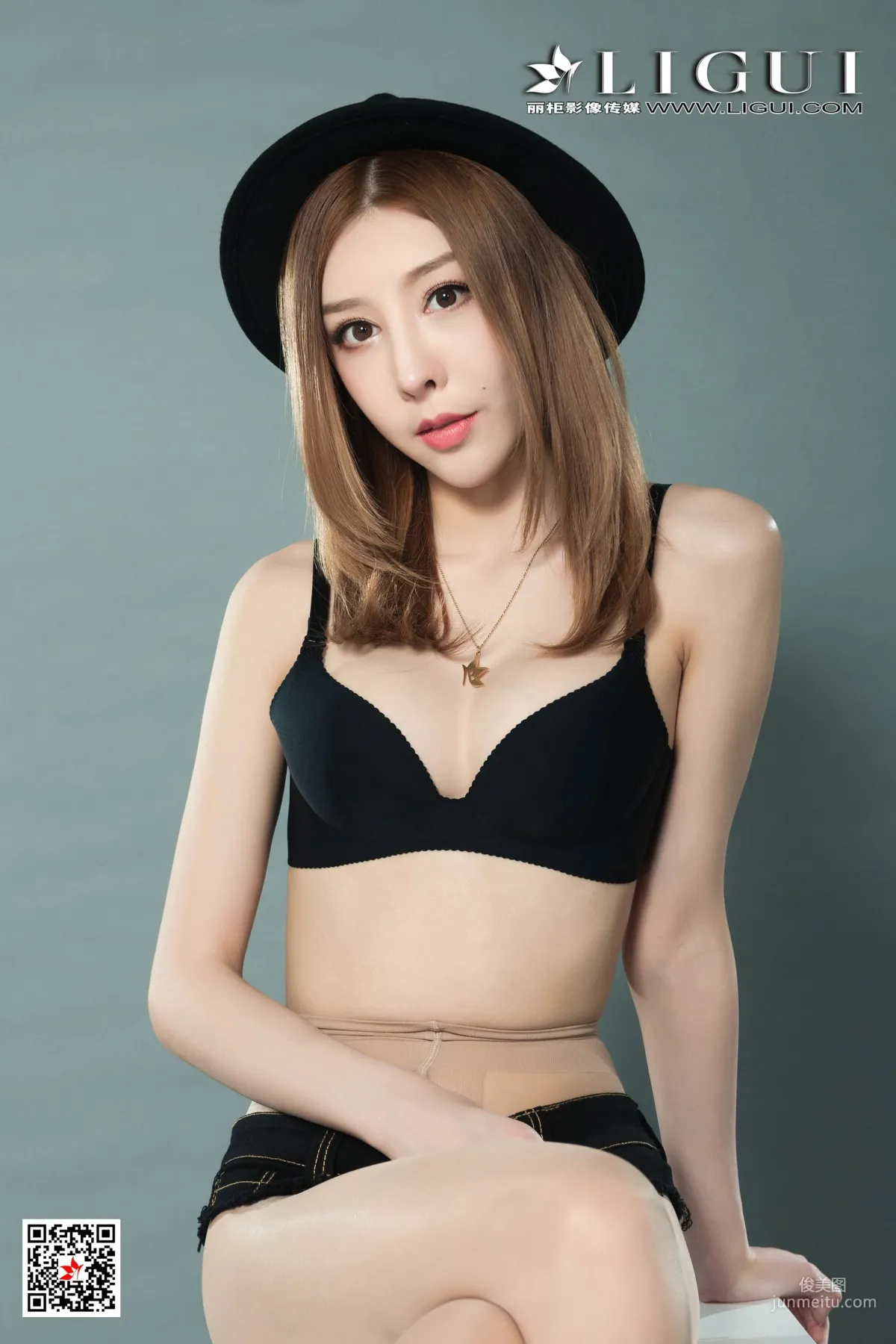 Model Tu Zi, Flesh Stockings and Ultra Short Denim Hot Pants [Ligui] Web Beauty Photo Set photo 44