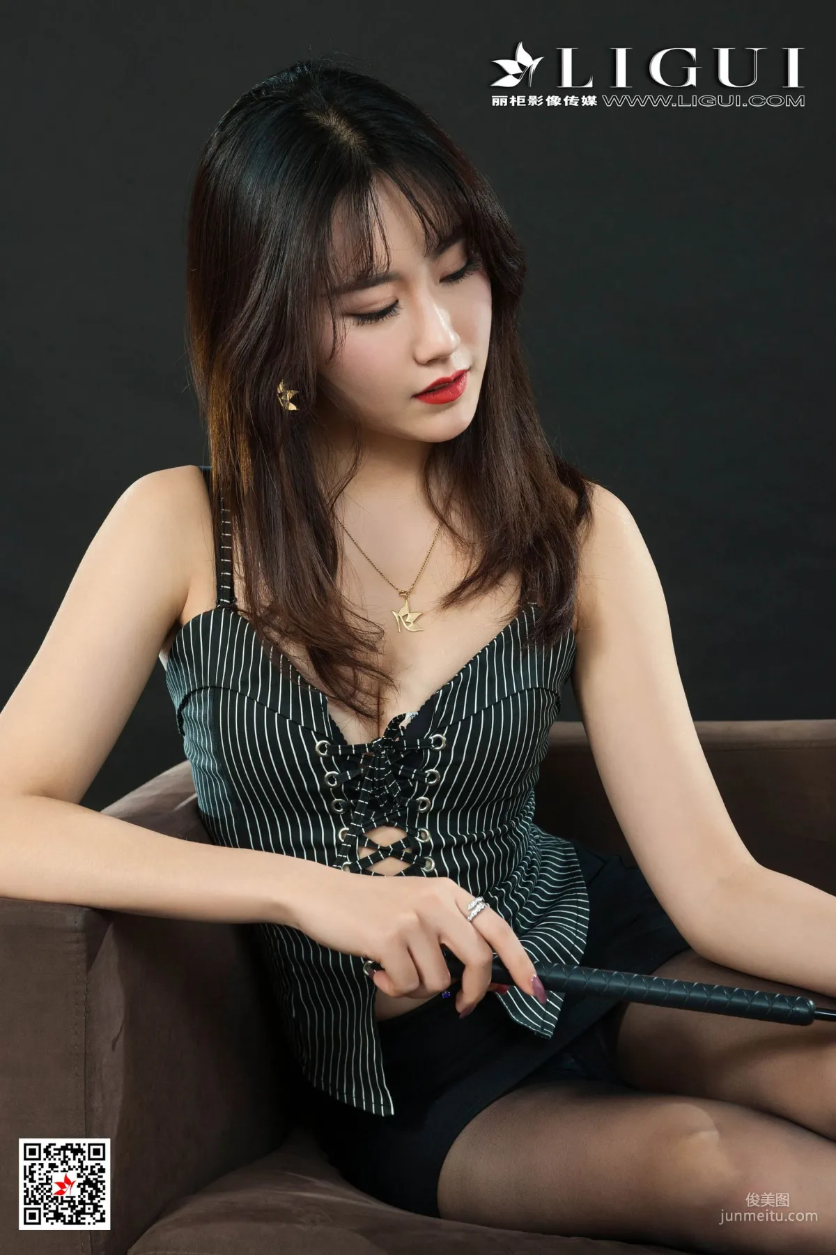 Model 子晴《极品黑丝女秘书》 [丽柜Ligui] 写真集7