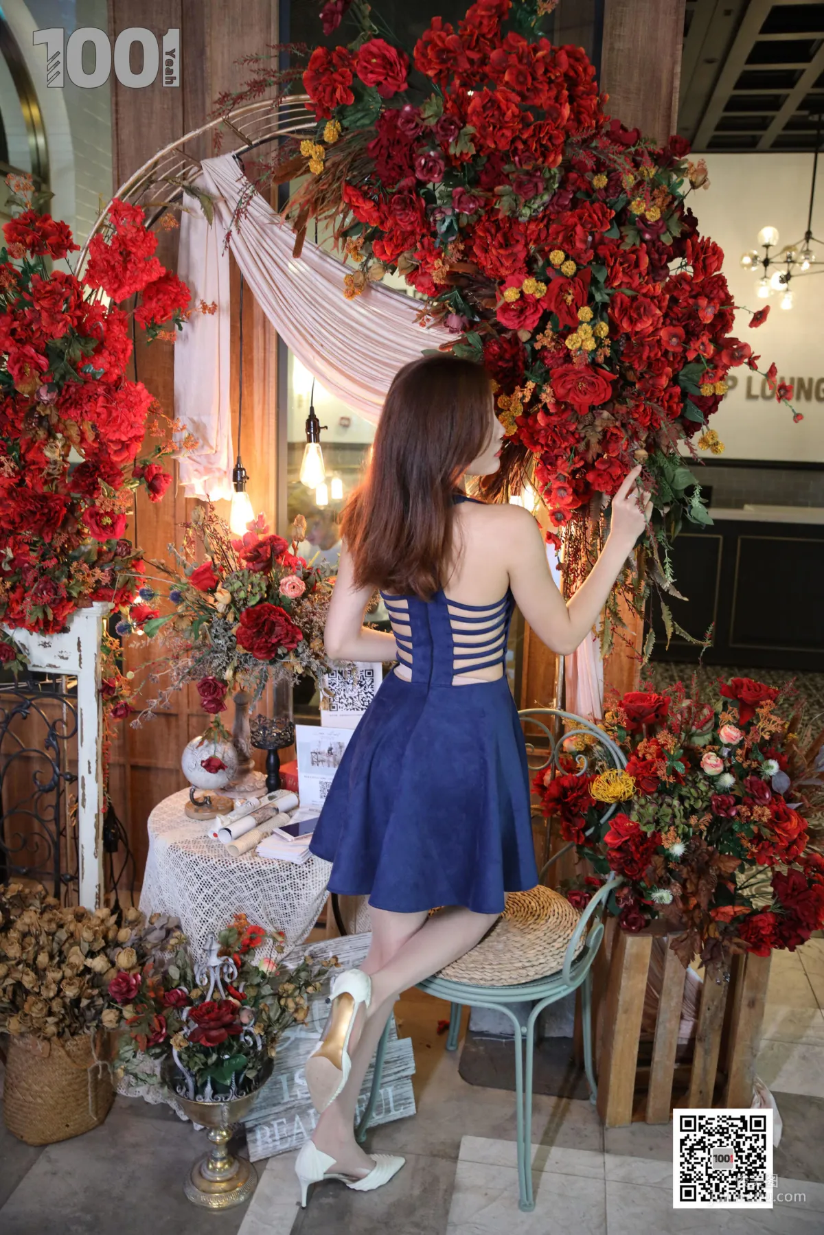 Model Lucy, Cinema 4 [IESS] Beautiful Legs and Feet Photo Set photo 7
