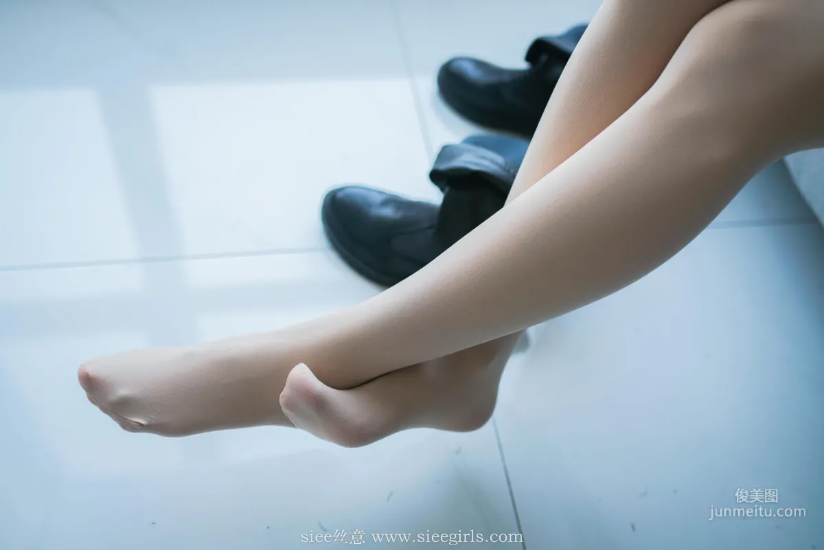 Qianqian, Time Is Short, the World Is Far [SIEE] No.395 Photo Set photo 16