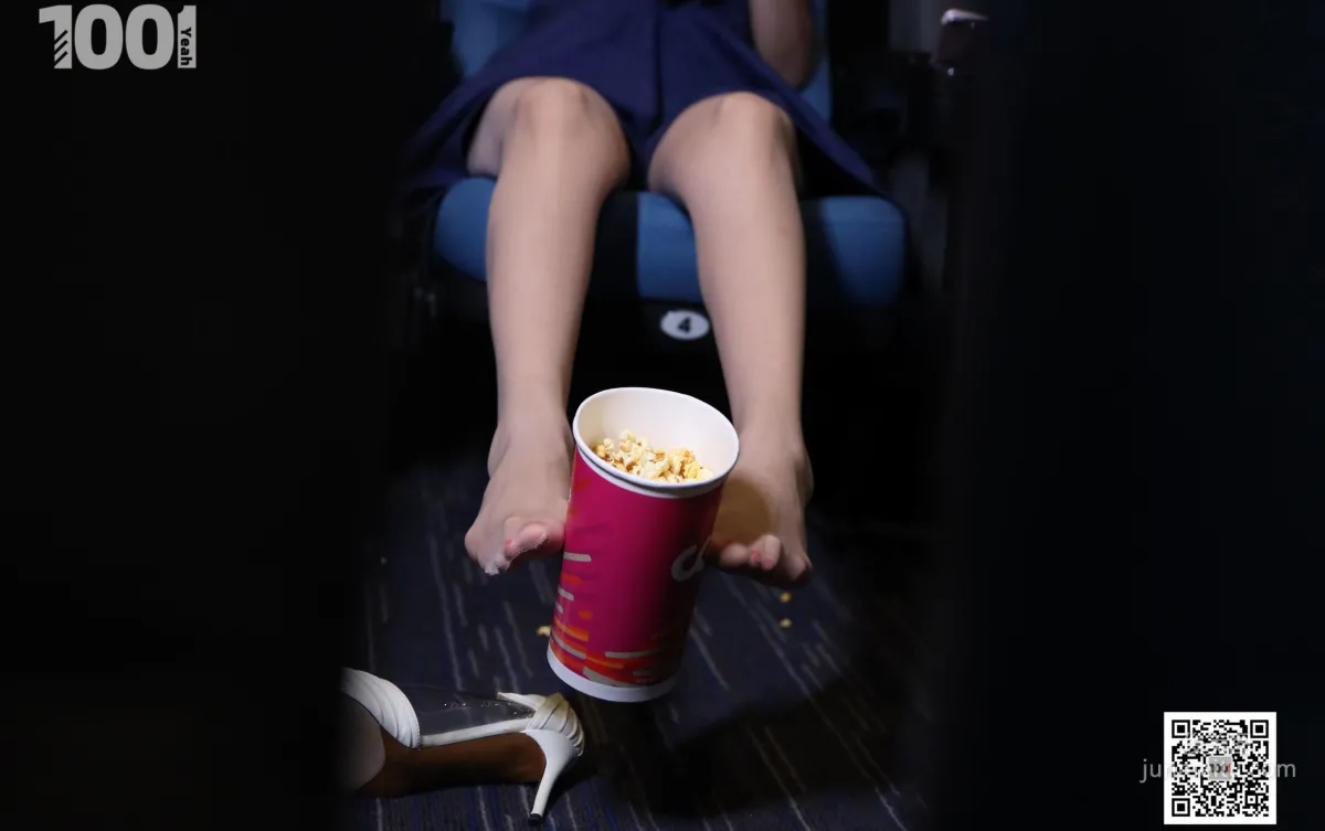 Model Lucy, Cinema 3 [One Thousand and One Nights] Stockings and Beautiful Feet Photo Set photo 46