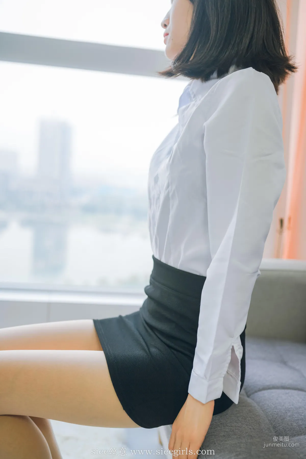 含含《叶落惊喜》 [丝意SIEE] No.396 写真集20