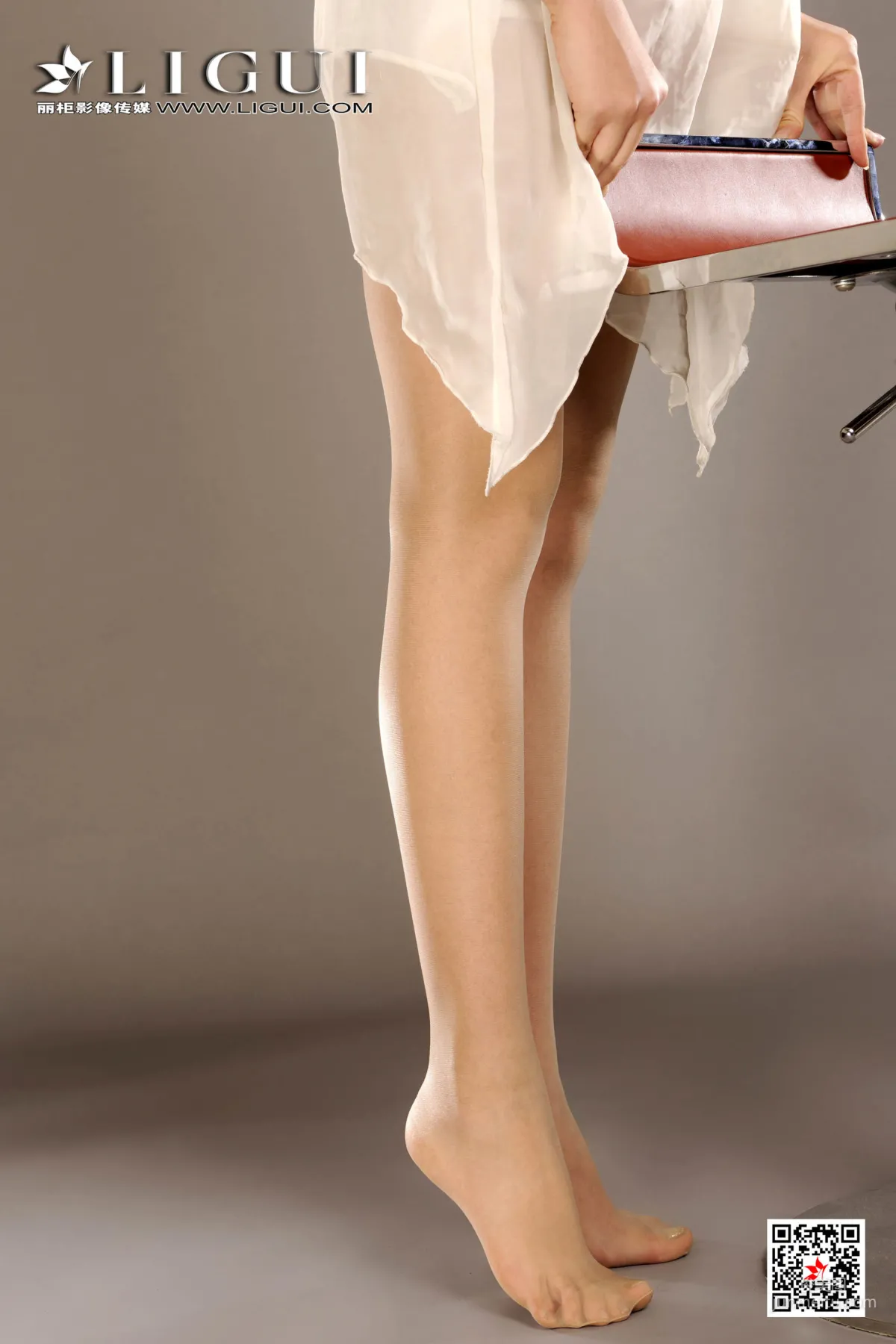 Model 王欢《白色吊带》 [丽柜Ligui] 写真集51