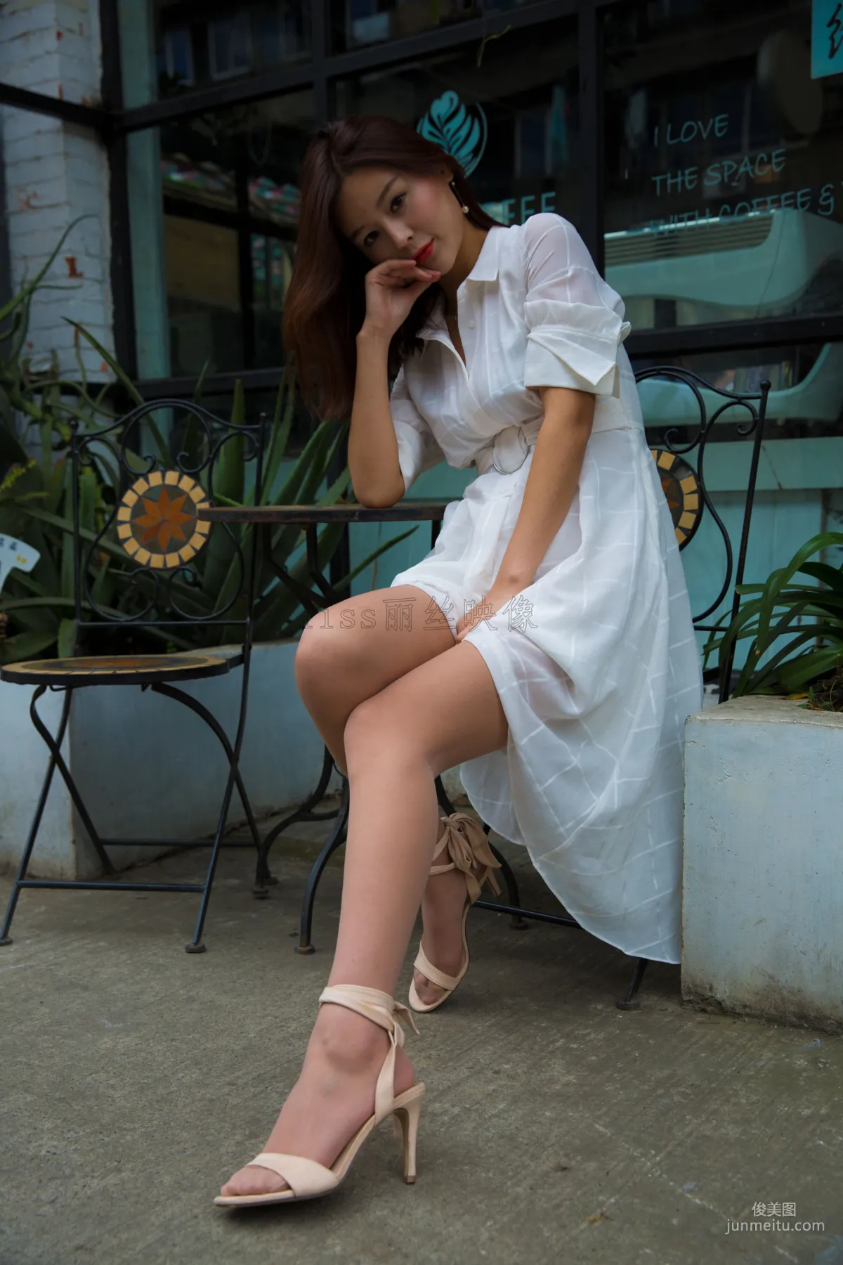 [GIRLISS] ROSI Under the Skirt of the Cool Ice Winter Photo Set photo 14