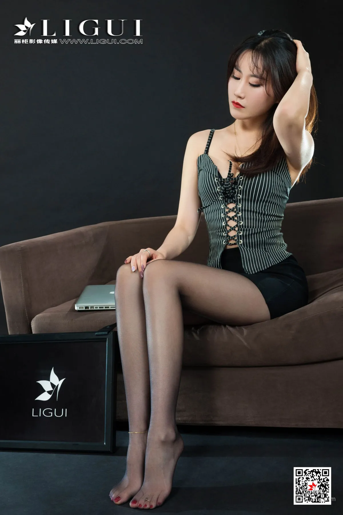 Model 子晴《極品黑絲女秘書》 [麗櫃Ligui] 寫真集 2