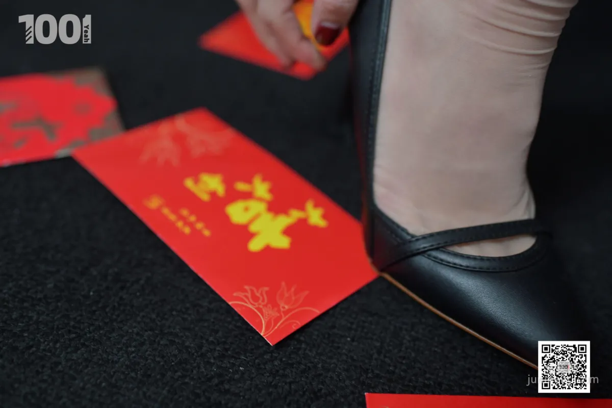 Model Zhen Zhen "Concentrated Capsule 2" [One Thousand and One Nights] Silk Feet and Beautiful Legs Photo Set photo 47