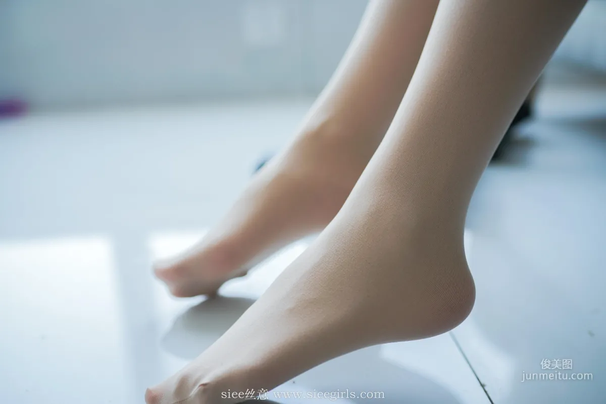 Qianqian, Time Is Short, the World Is Far [SIEE] No.395 Photo Set photo 14