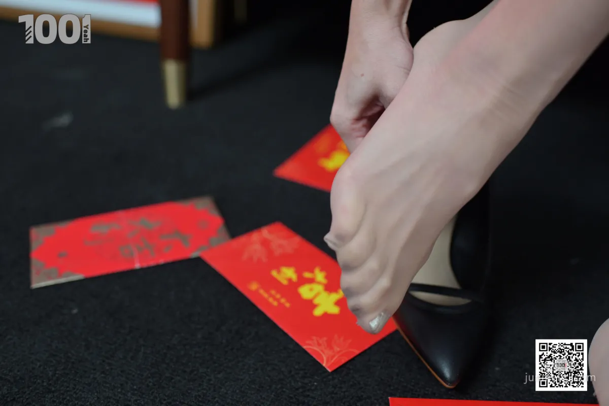 Model Zhen Zhen "Concentrated Capsule 2" [One Thousand and One Nights] Silk Feet and Beautiful Legs Photo Set photo 49