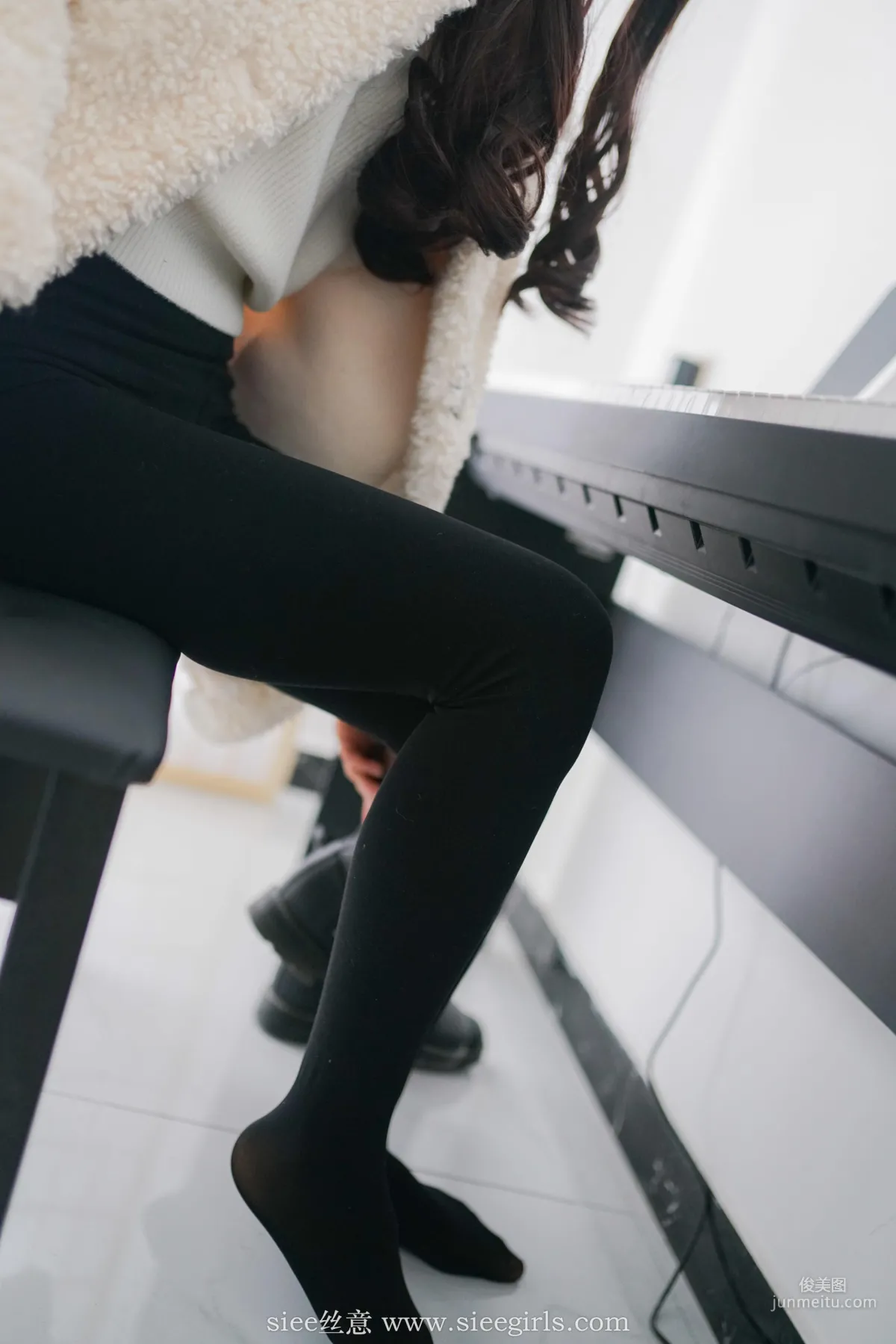 童童《时光温柔以待》 [丝意SIEE] No.421 写真集1