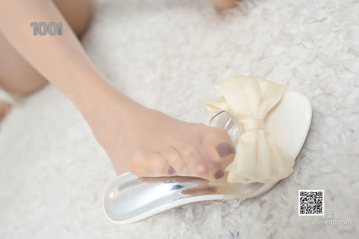 Model Lucy, Condensed Capsule 2 [One Thousand and One Nights] Beautiful Legs and Stockings Photo Set photo 79