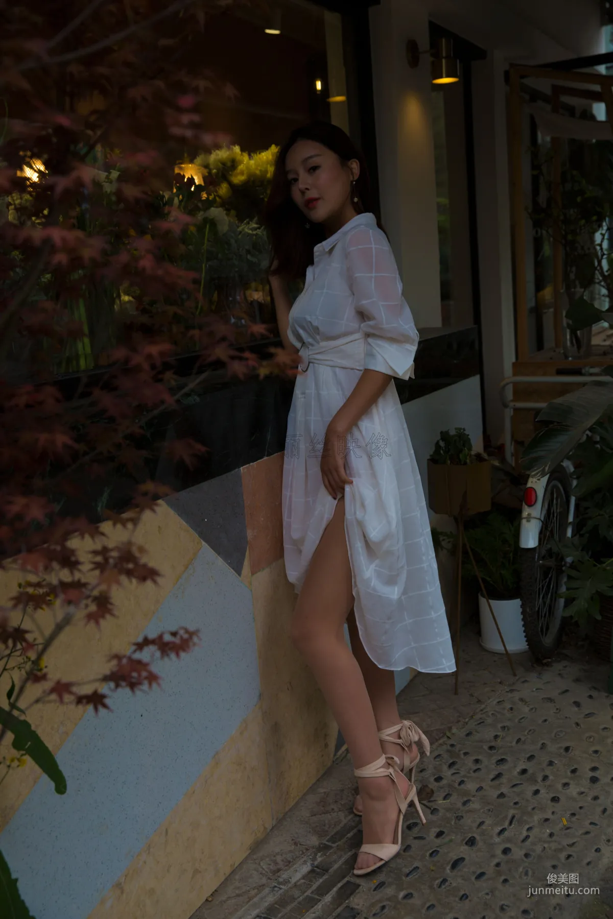 [GIRLISS] ROSI Under the Skirt of the Cool Ice Winter Photo Set photo 32