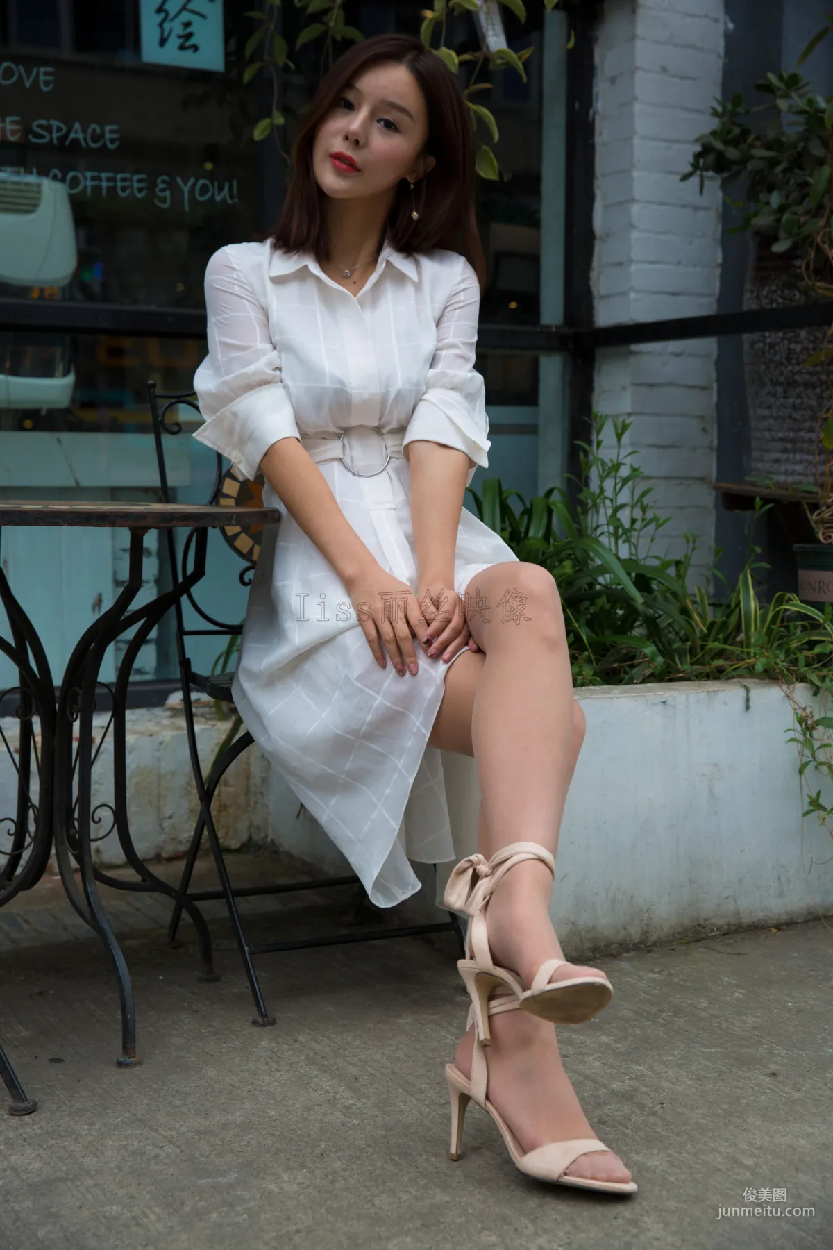 [GIRLISS] ROSI Under the Skirt of the Cool Ice Winter Photo Set photo 3