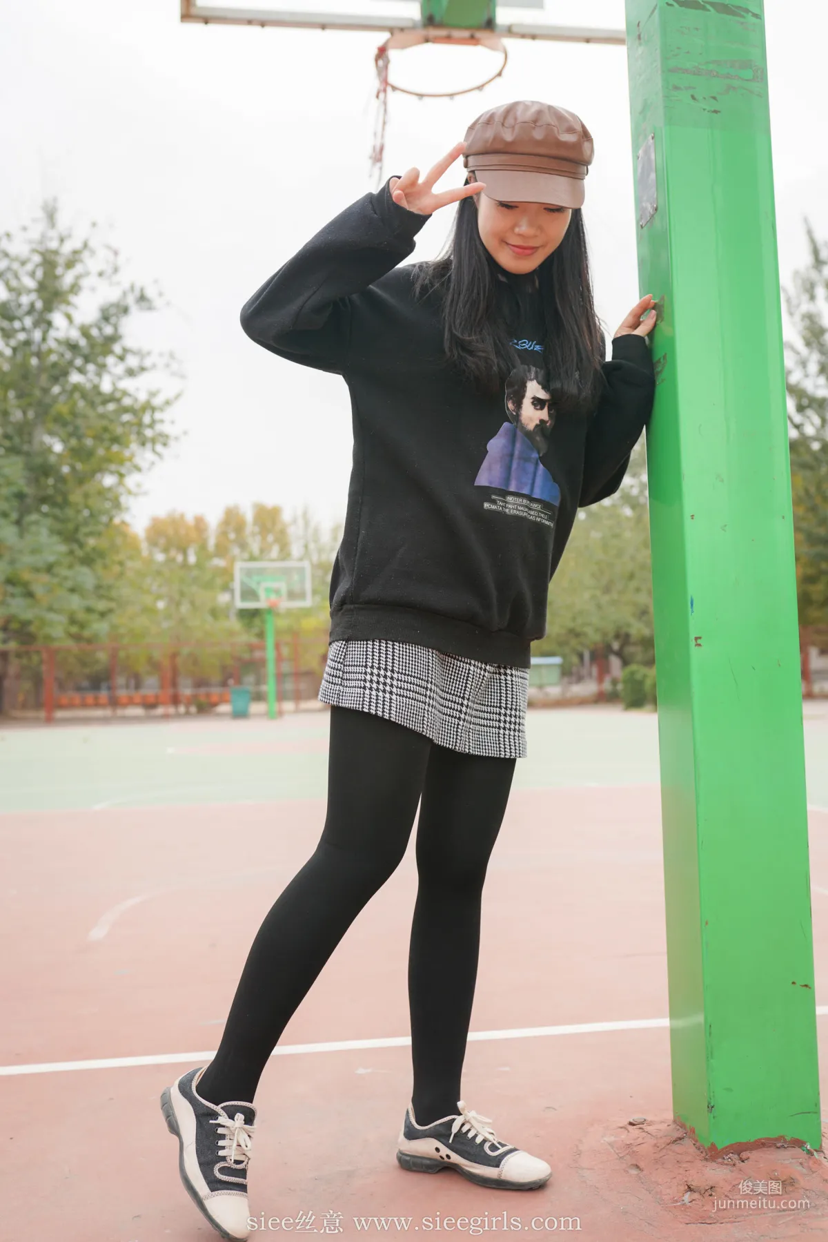 Xiong Xiong, Senior Girl Will Accompany You in the New Year [SIEE] No.403 Photo Set photo 20