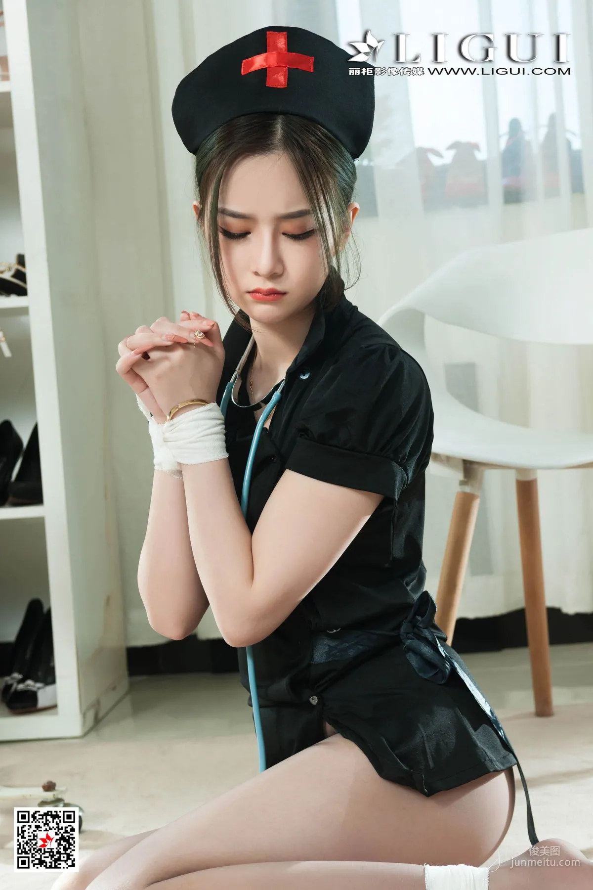 Model 婷婷《美麗的灰絲護士》 [麗櫃美束Ligui] 寫真集 22