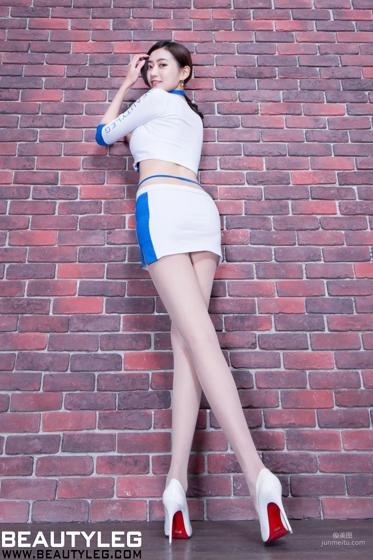 腿模Leonie《肉絲襪制服美腿》 [Beautyleg] No.1886 寫真集 8