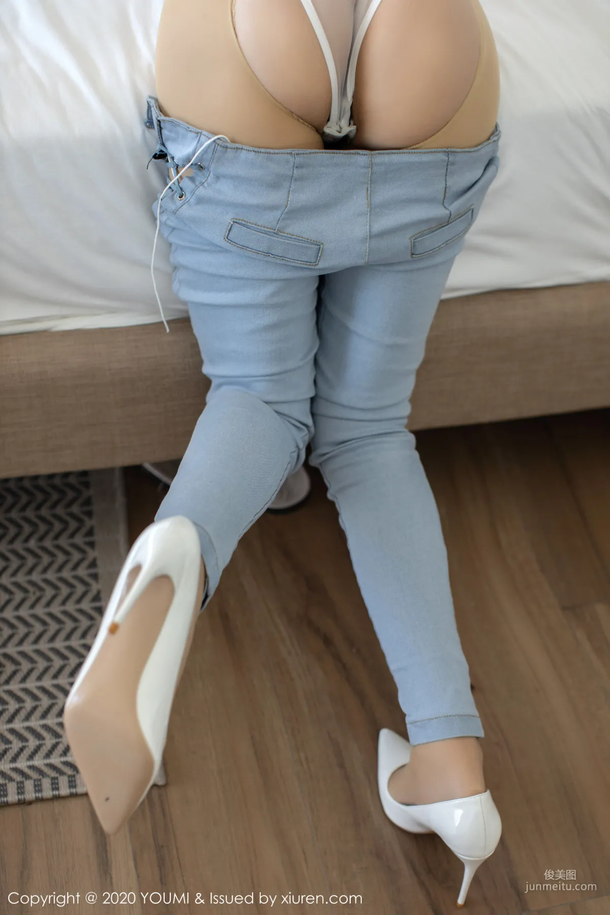 Zhu Ke'er Flower, Sexy Jeans and Delicate Hollow-Out Lingerie Temptation [YouMi] Vol.400 Photo Set photo 20
