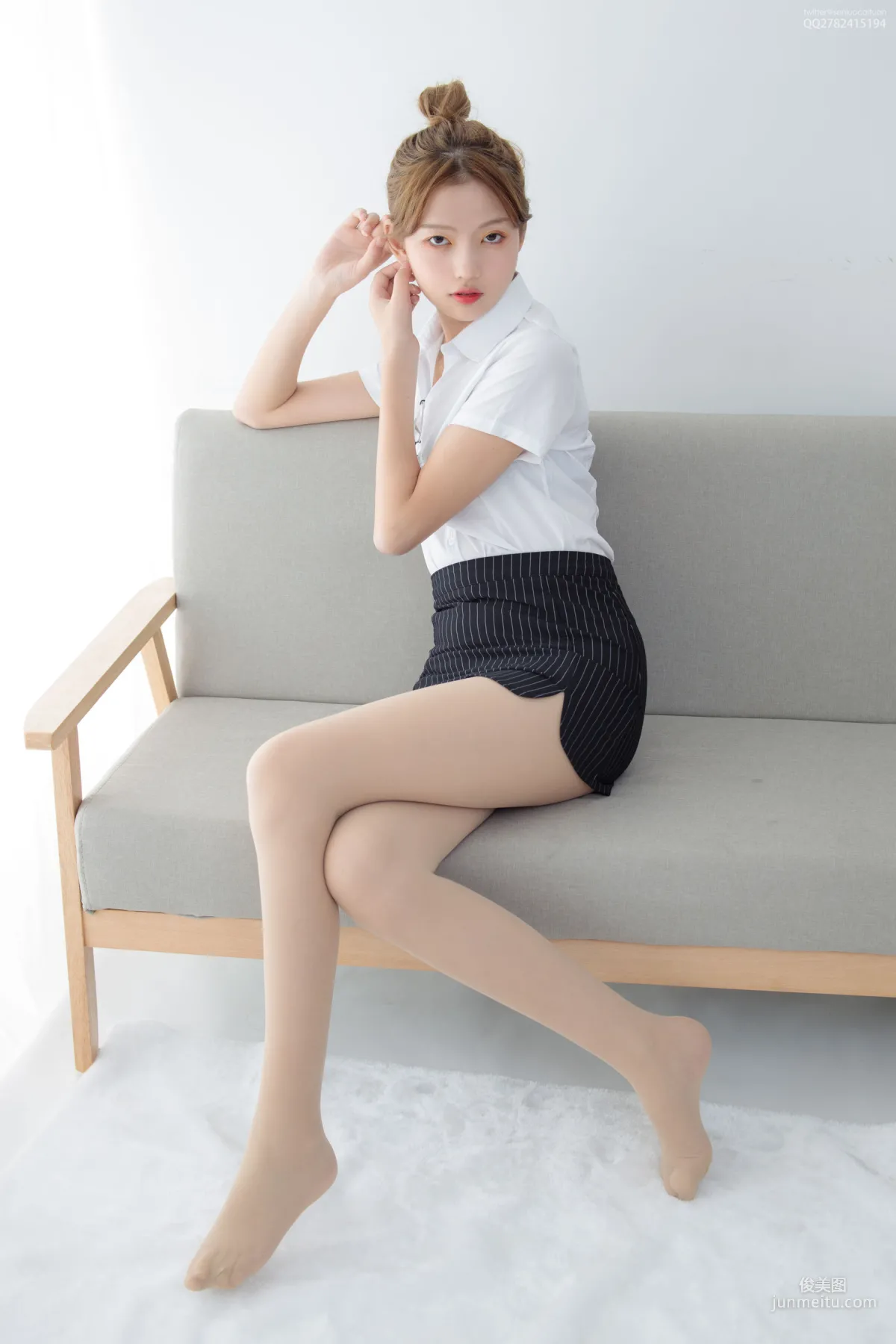 《OL一定要搭配眼镜 50D肉丝》 [森萝财团] JKFUN-044 写真集20