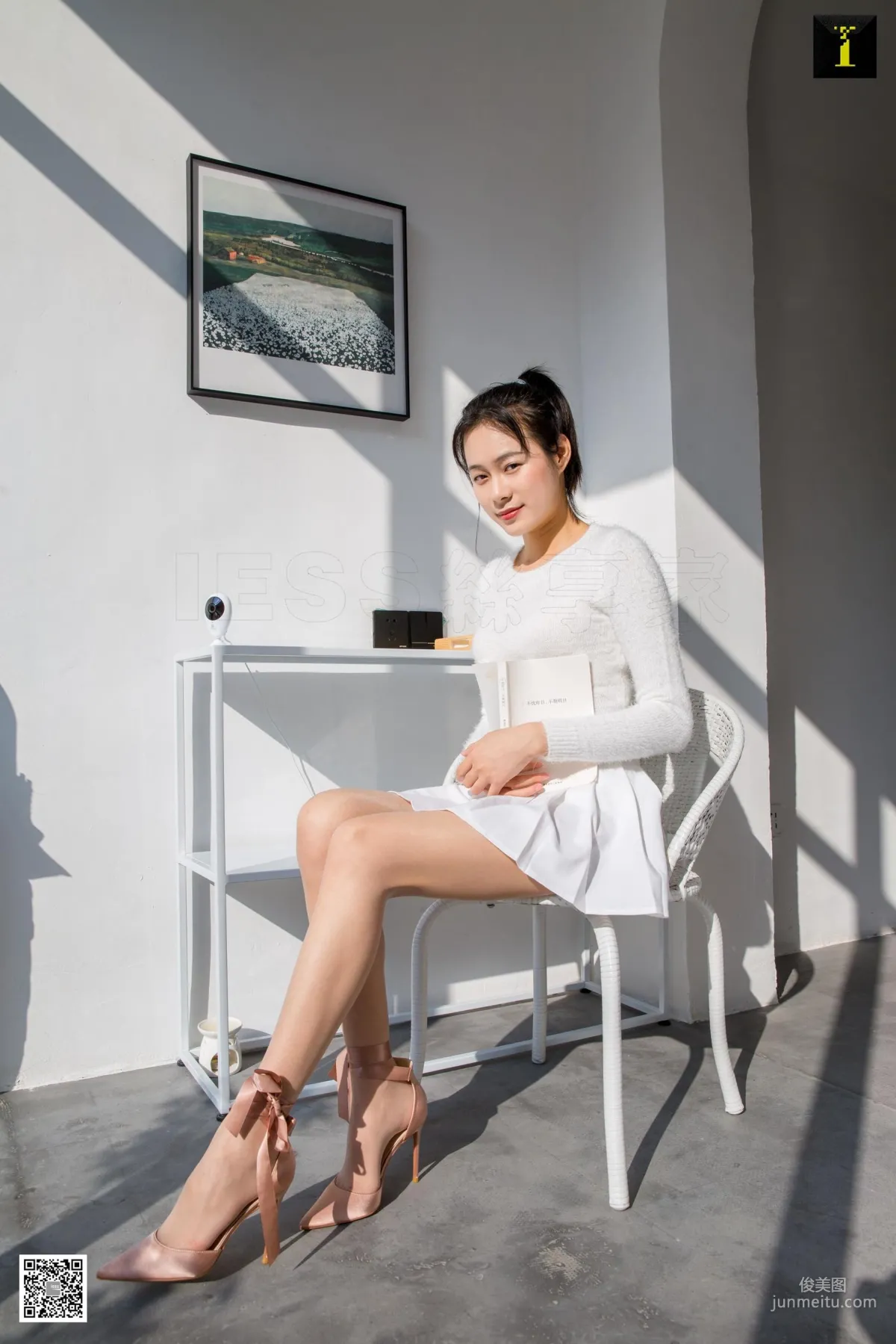 Xiao Xiao, Sunbathing and Sterilizing [IESS] Photo Set photo 10