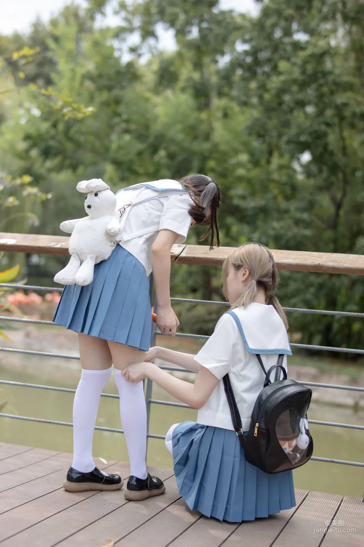 默陌&Aika《80D白絲過膝襪》 [森蘿财團] JKFUN-025 寫真集 54
