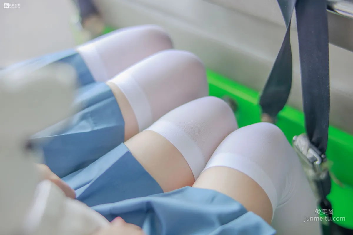 默陌&Aika《80D白絲過膝襪》 [森蘿财團] JKFUN-025 寫真集 4