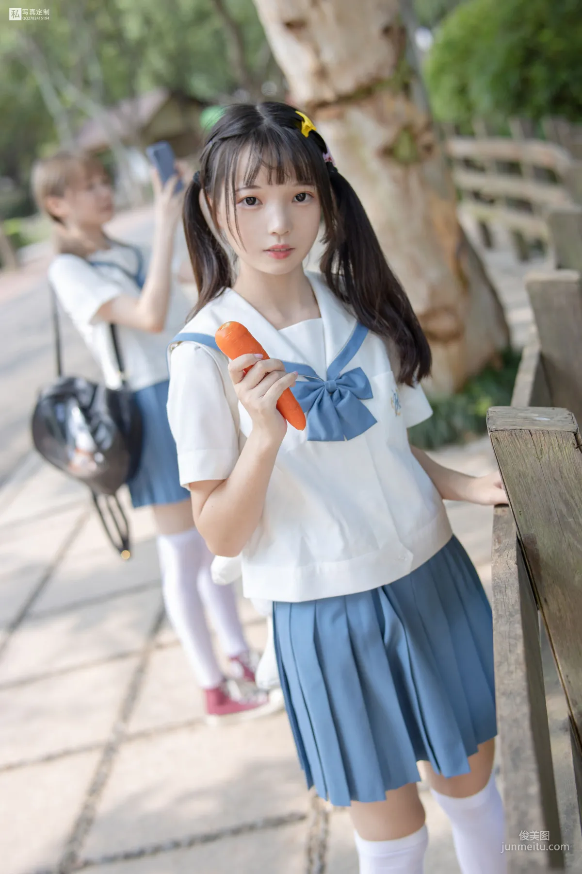 默陌&Aika《80D白絲過膝襪》 [森蘿财團] JKFUN-025 寫真集 38