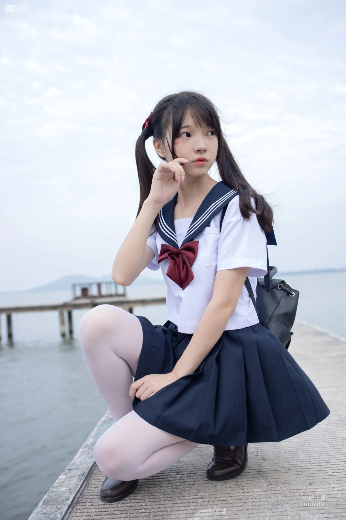 默陌《15D白絲 抑郁湖邊與絕望天台》 [森蘿财團] JKFUN-028 寫真集 12