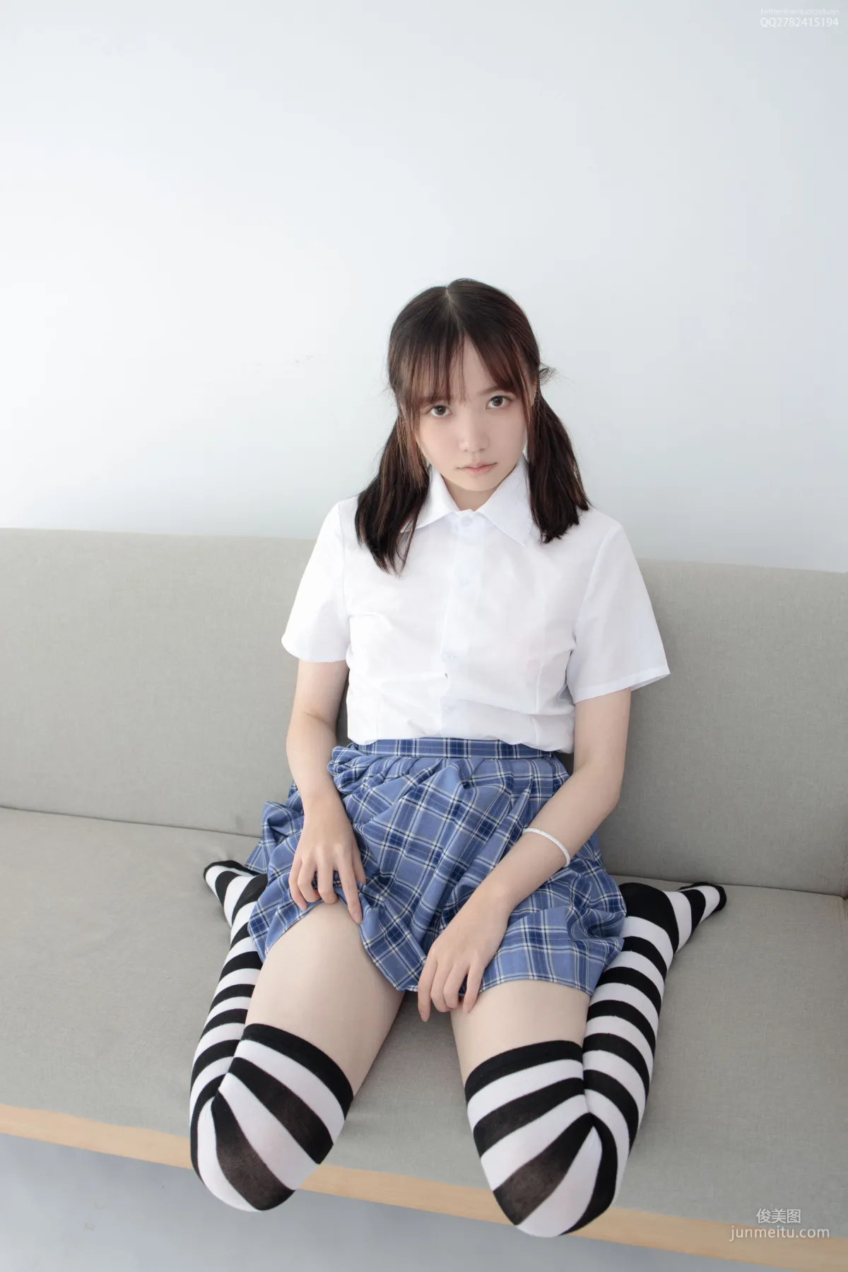 Aika《黑白高筒》 [森萝财团] JKFUN-045 写真集28
