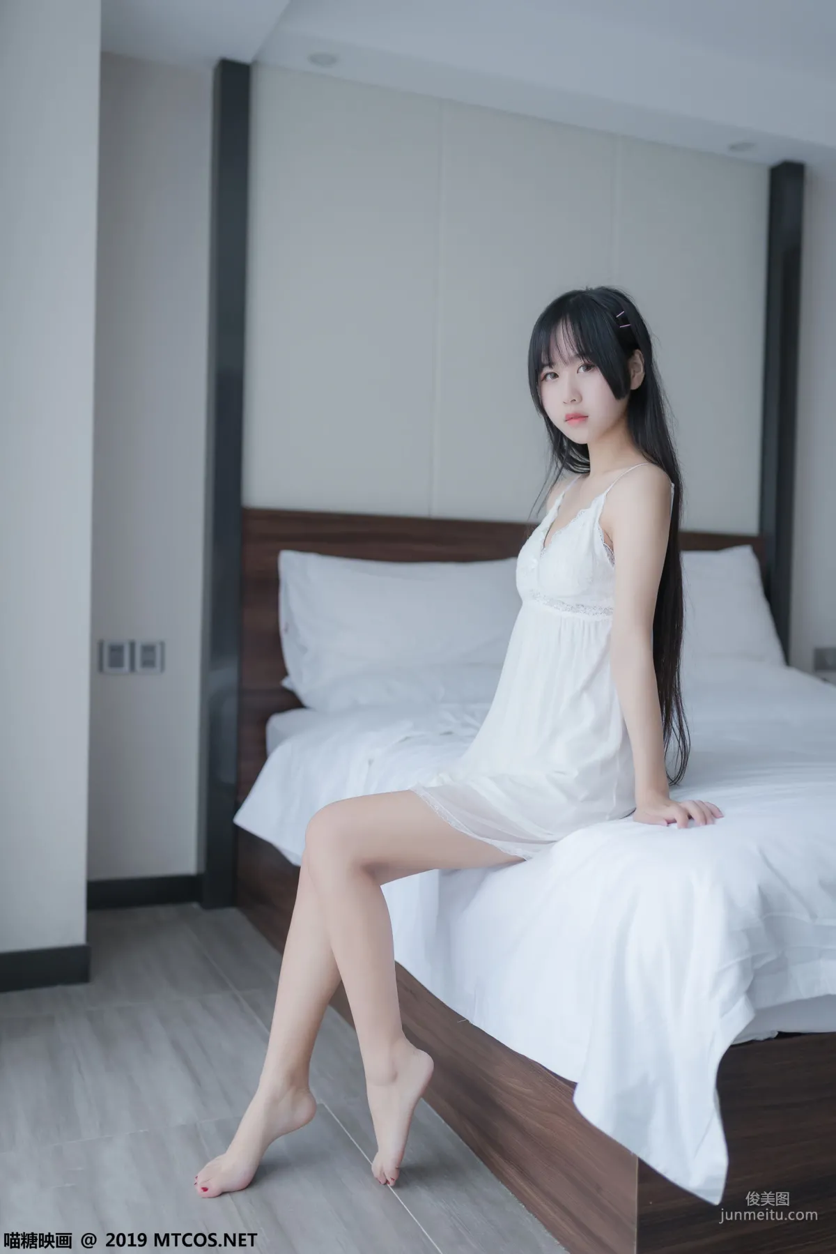 《白紗裙》 [喵糖映畫] VOL.069 寫真集 1