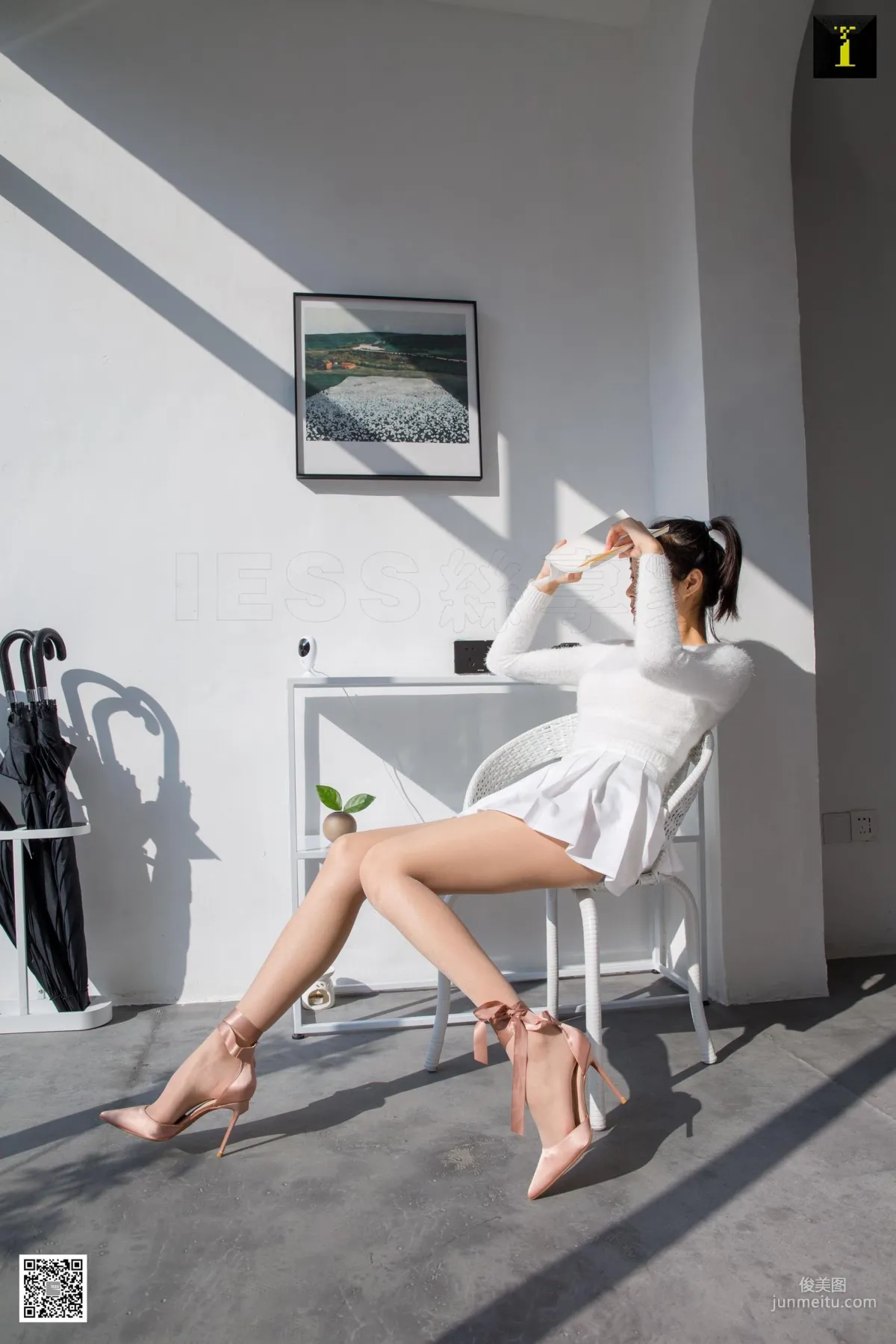 Xiao Xiao, Sunbathing and Sterilizing [IESS] Photo Set photo 40