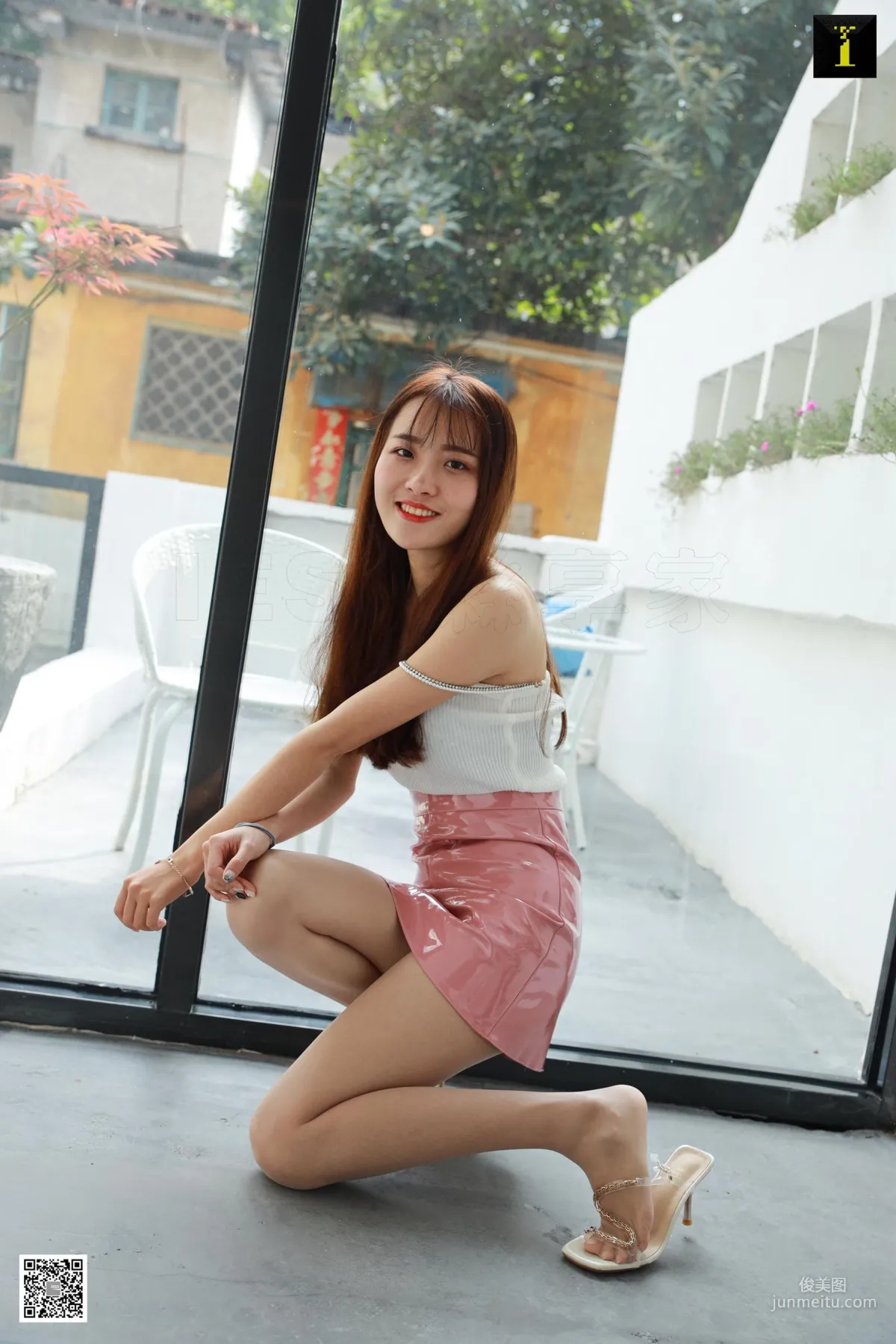 婉萍 《粉色气泡水女孩》 [异思趣向IESS] 写真集19