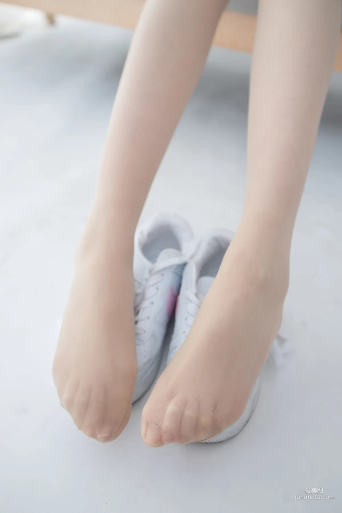 Aika《运动鞋 13D肉丝》 [森萝财团] JKFUN-048 写真集3