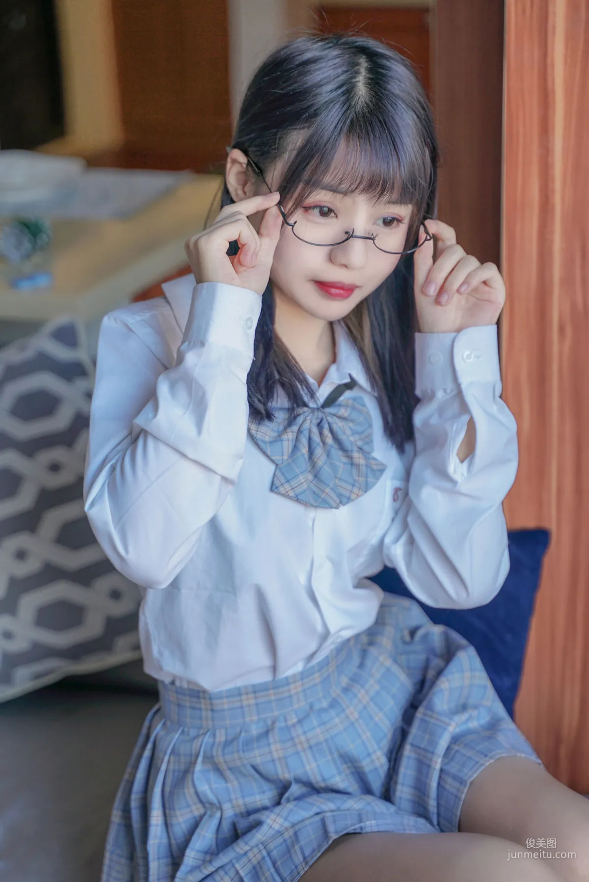 《裸腿制服裙》 [喵糖映画] VOL.047 写真集16