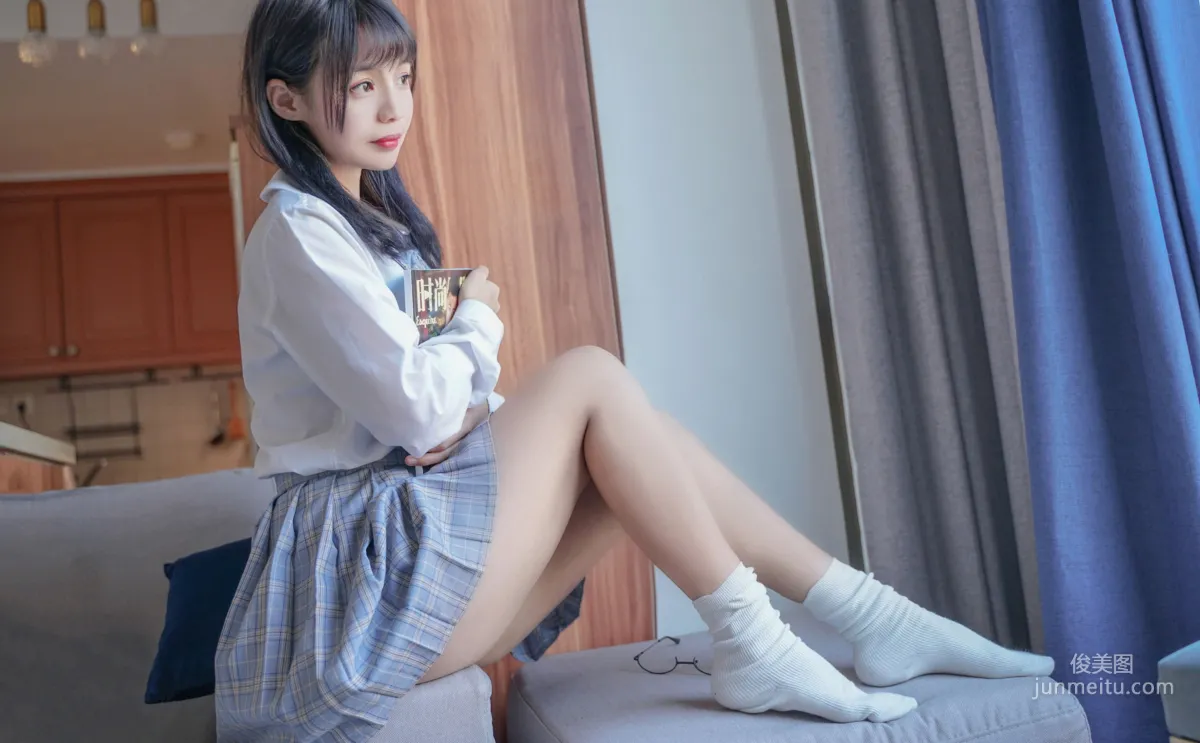 《裸腿制服裙》 [喵糖映画] VOL.047 写真集40