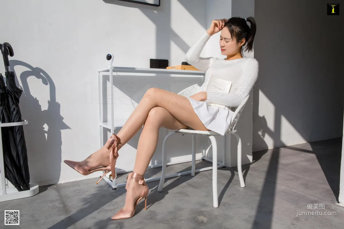 Xiao Xiao, Sunbathing and Sterilizing [IESS] Photo Set photo 14