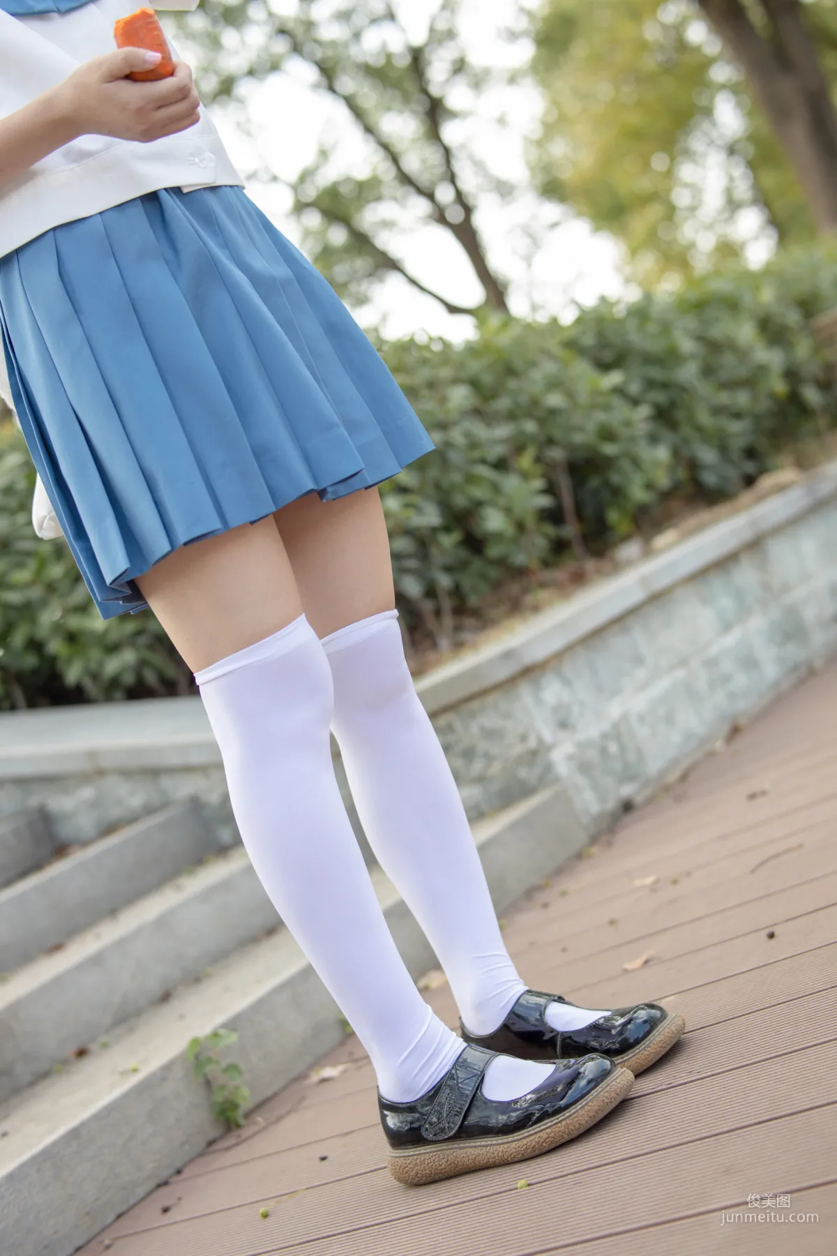 默陌&Aika《80D白絲過膝襪》 [森蘿财團] JKFUN-025 寫真集 89