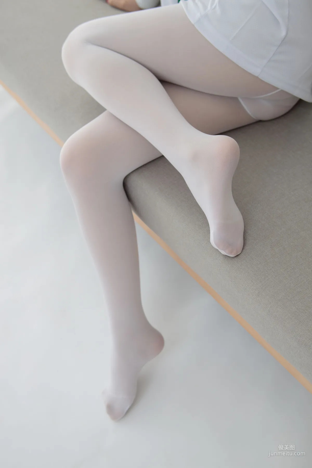 卉子《與籃球無關 80D白絲》 [森蘿财團] JKFUN-041 寫真集 25