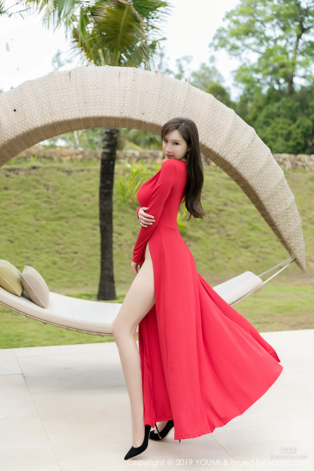 Nai Ping Tu Fei Yuan Ai Cuo Chou Hei Qiong, Outdoor Long Dress Beauty [YouMi] Vol.383 Photo Set photo 1