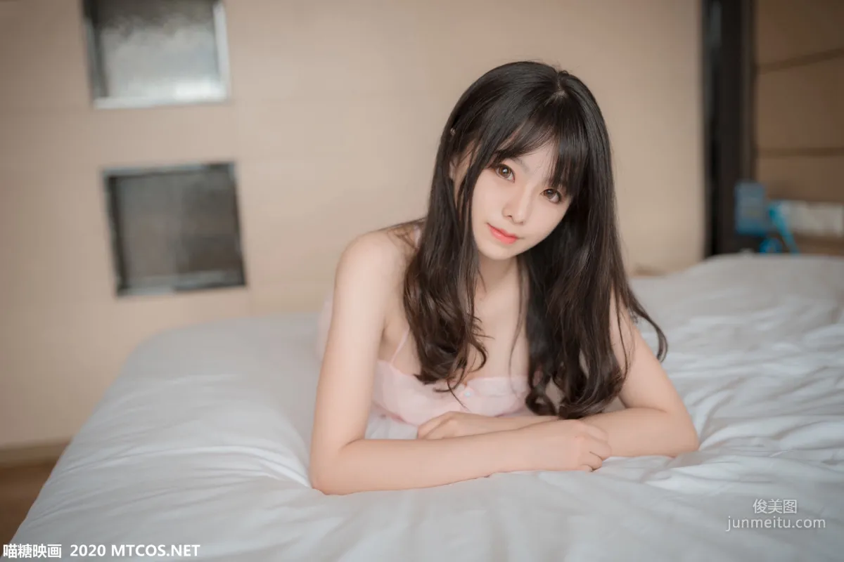 《粉色吊带睡衣》 [喵糖映画] VOL.104 写真集37