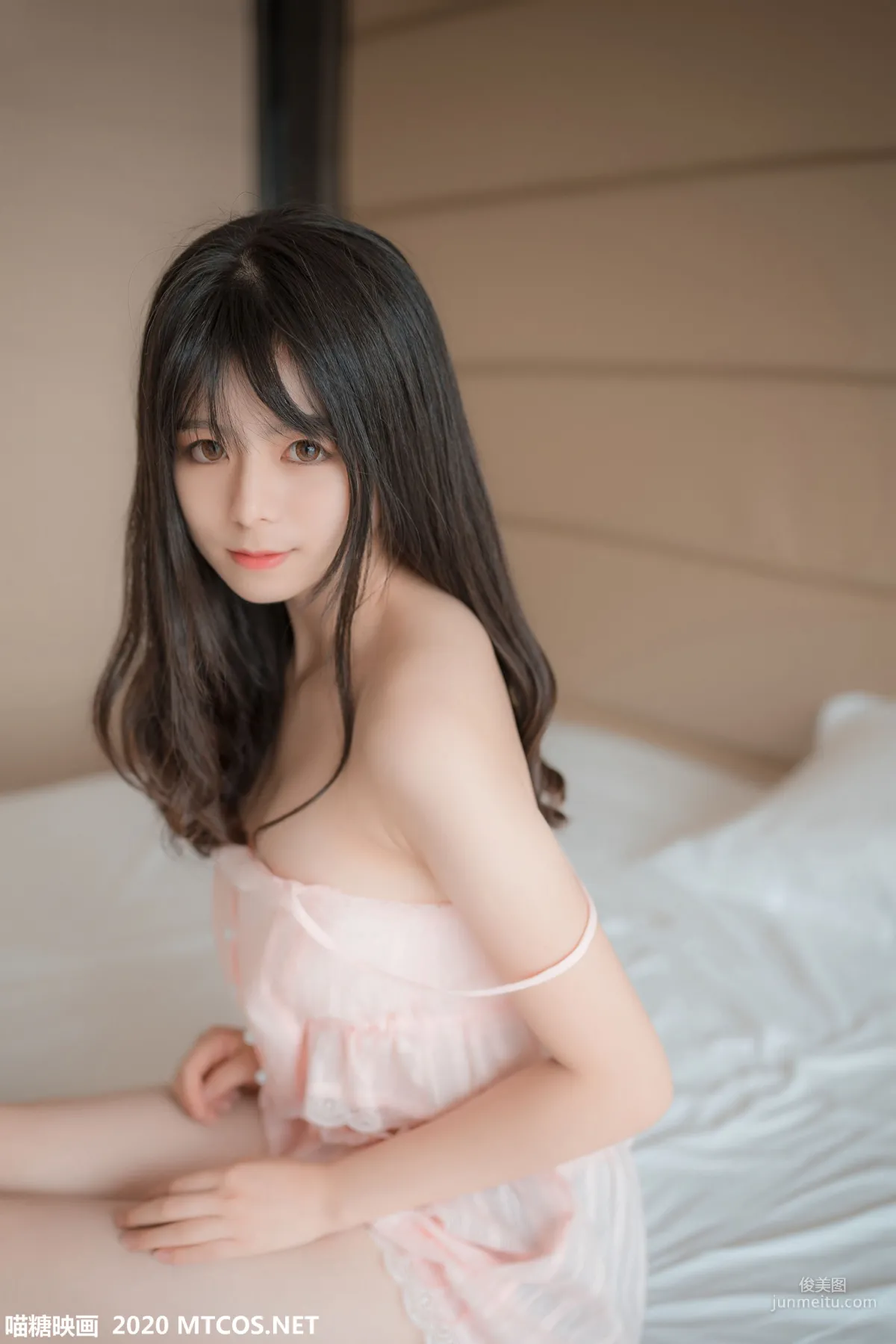 《粉色吊带睡衣》 [喵糖映画] VOL.104 写真集33